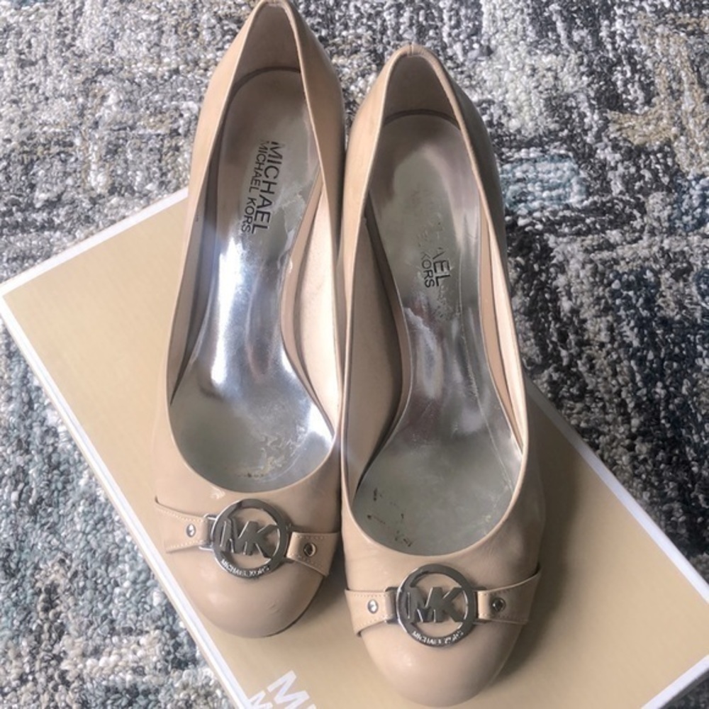 Michael Kors Fulton Pump.